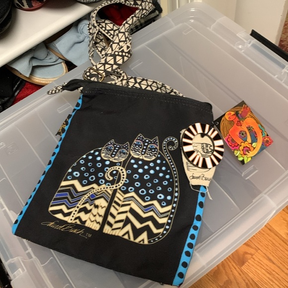 Lauren Burch Cat crossbody NWT. 8 x 10” tags on never carried - Picture 6 of 9